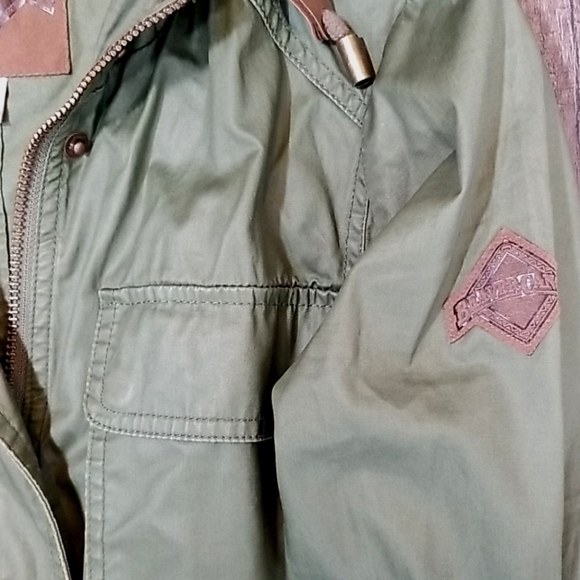Beaver Canoe Spring/Fall Army Green Jacket - Picture 5 of 5